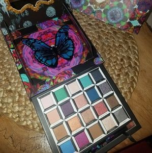 Urban Decay limited edition eyeshadow pallet